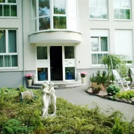 Und Appartementhaus Rheden 글리니케